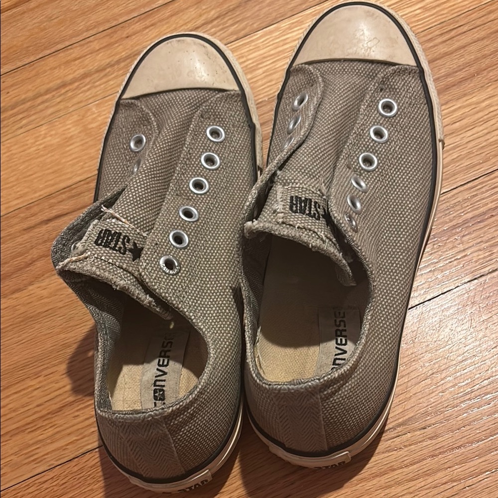 Converse all-Star Slip on Tan Canvas Sneakers Classic Low-Top Design